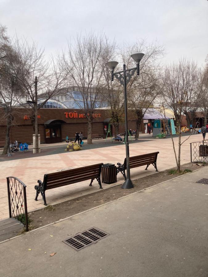 Hostel Del Luna Almaty Bagian luar foto