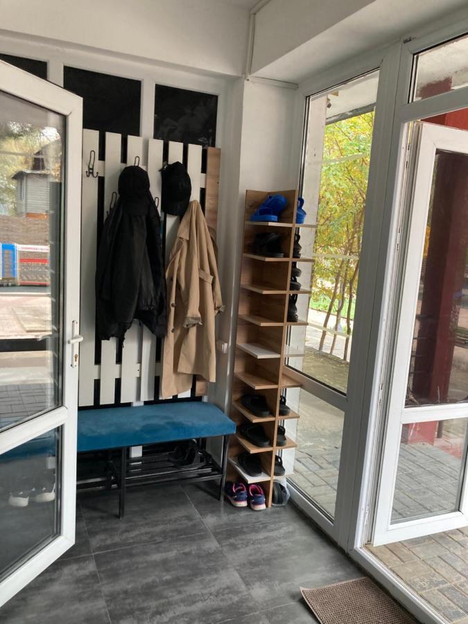 Hostel Del Luna Almaty Bagian luar foto
