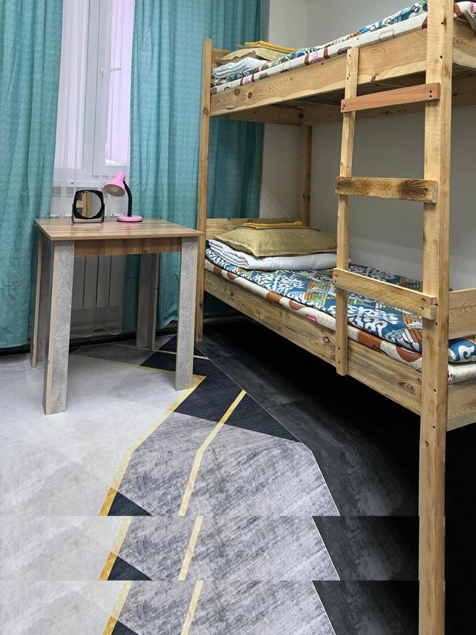 Hostel Del Luna Almaty Bagian luar foto